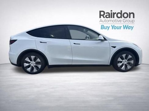 Used 2023 Tesla Model Y Long Range AWD/4WD image 8