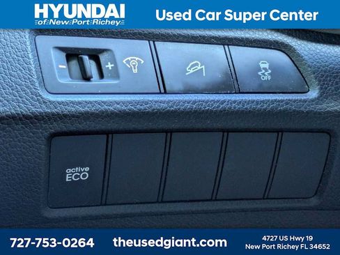 Used 2015 Hyundai Santa Fe Sport FWD image 25