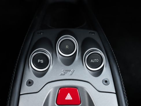 Used 2013 Ferrari 458 Italia Coupe RWD image 23