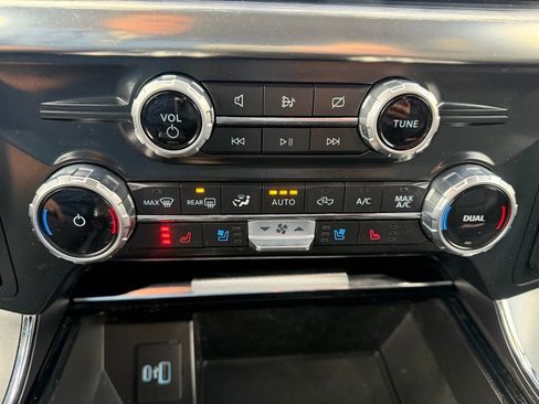 Used 2022 Ford F150 Lariat w/ FX4 Off-Road Package image 15