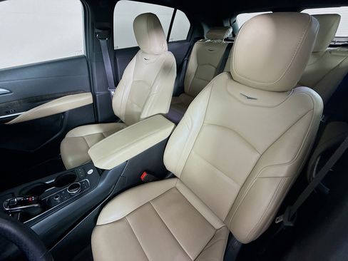 Used 2025 Cadillac XT4 Premium Luxury image 25