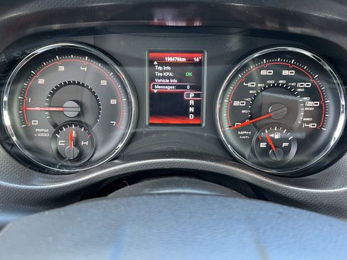 Used 2014 Dodge Charger SE RWD image 26