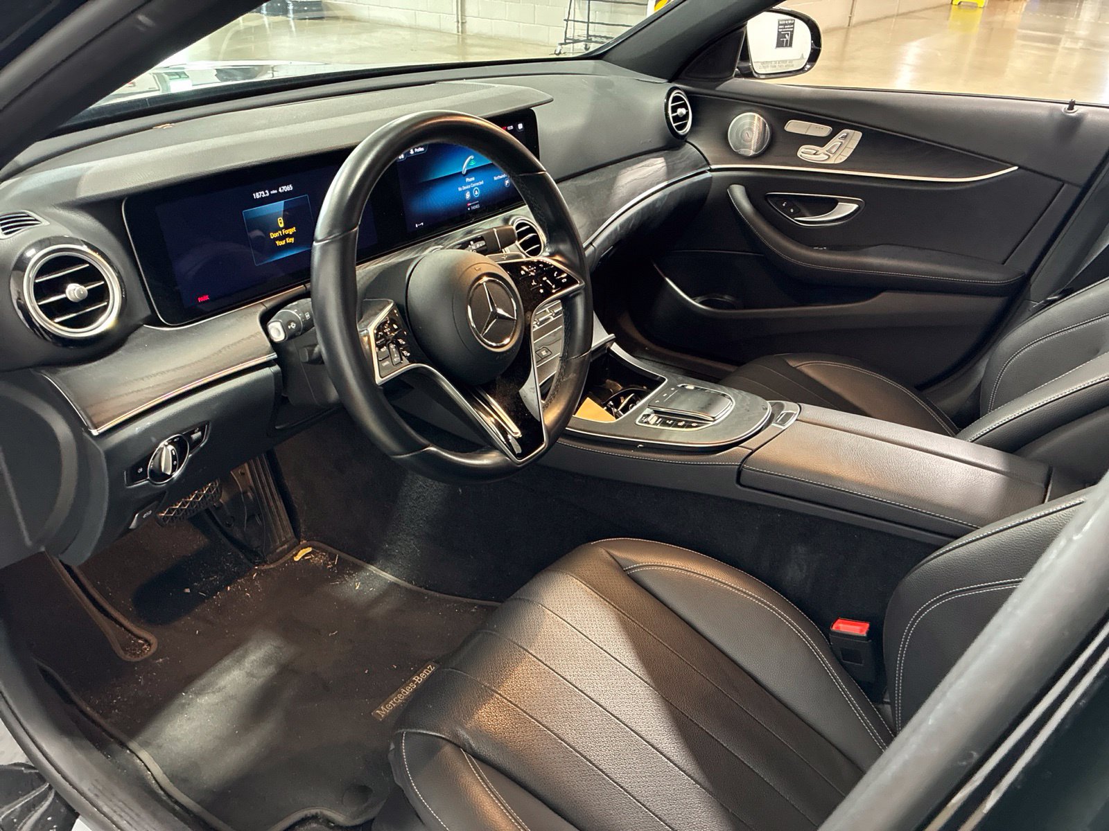 Used 2021 Mercedes-Benz E 350 4MATIC Sedan image 4