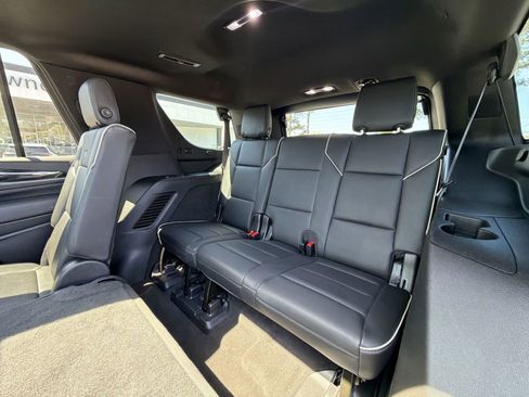Used 2022 Cadillac Escalade Sport AWD/4WD image 32