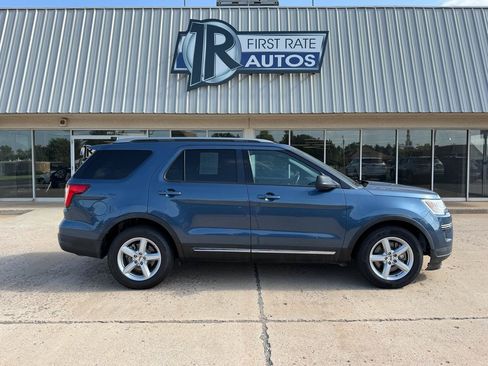 Used 2018 Ford Explorer XLT FWD image 9