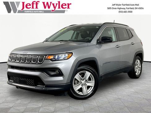 Used 2022 Jeep Compass Latitude FWD image 1