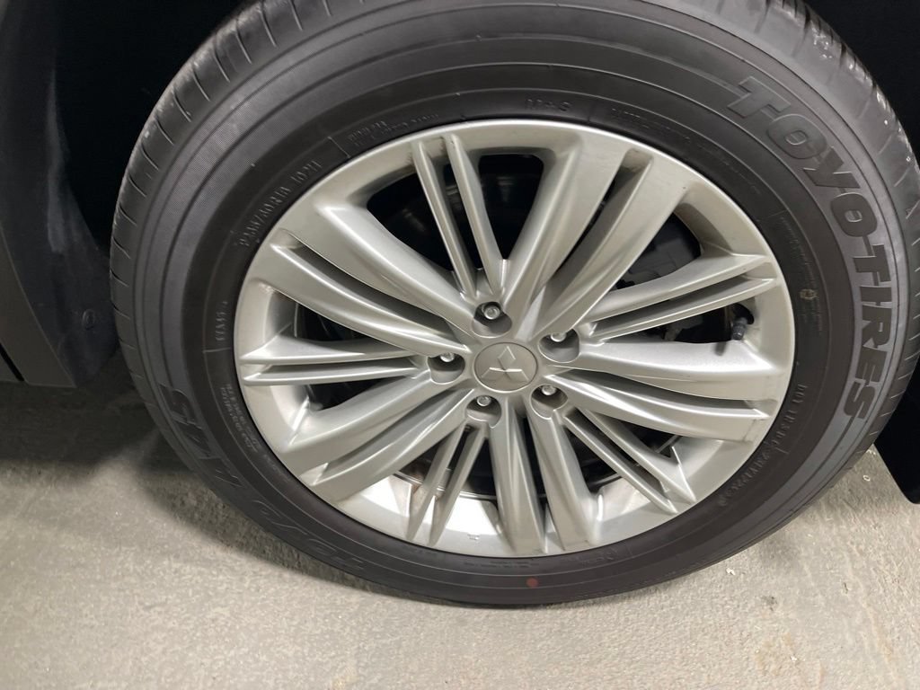 Used 2024 Mitsubishi Outlander ES FWD image 38