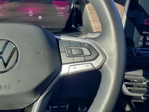 Used 2025 Volkswagen Atlas SEL Premium R-Line image 28