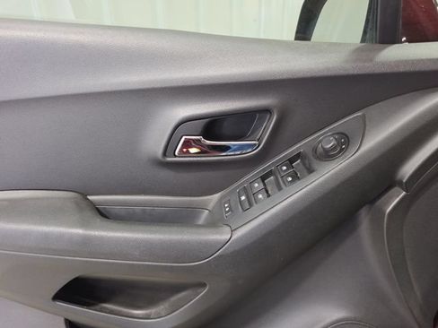 Used 2016 Chevrolet Trax LS AWD/4WD image 21