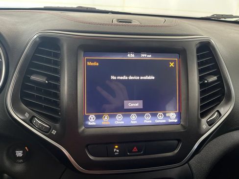 Used 2019 Jeep Cherokee Trailhawk AWD/4WD image 67