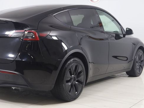 Used 2024 Tesla Model Y Long Range AWD/4WD image 43