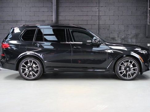 Used 2022 BMW X7 xDrive40i w/ M Sport Package image 9