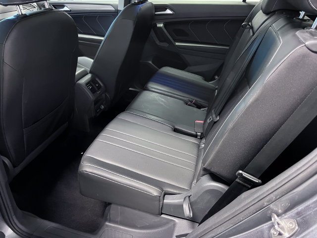 Used 2024 Volkswagen Tiguan SE FWD image 17