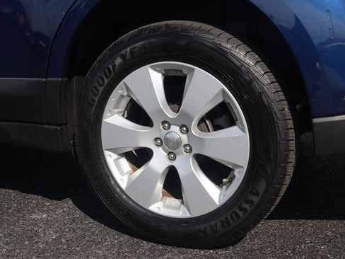 Used 2011 Subaru Outback 2.5i Limited w/ PWR Moonroof Pkg AWD/4WD image 24