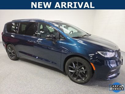 Used 2025 Chrysler Pacifica Limited