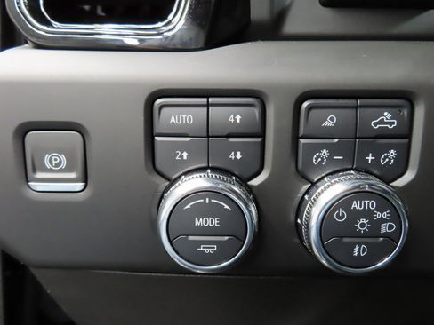 Used 2024 GMC Sierra 1500 AT4 w/ Technology Package image 62