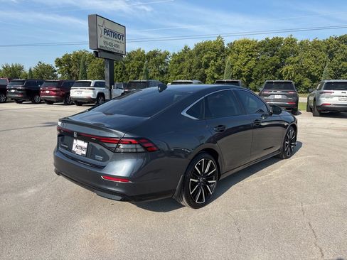 Used 2024 Honda Accord Touring image 3