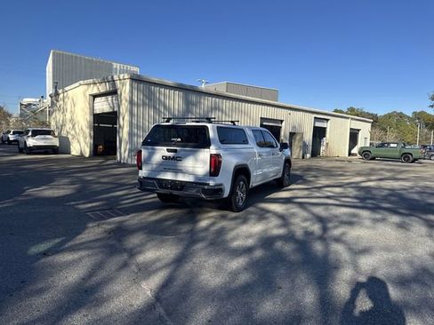 Used 2021 GMC Sierra 1500 SLT w/ SLT Convenience Package image 5