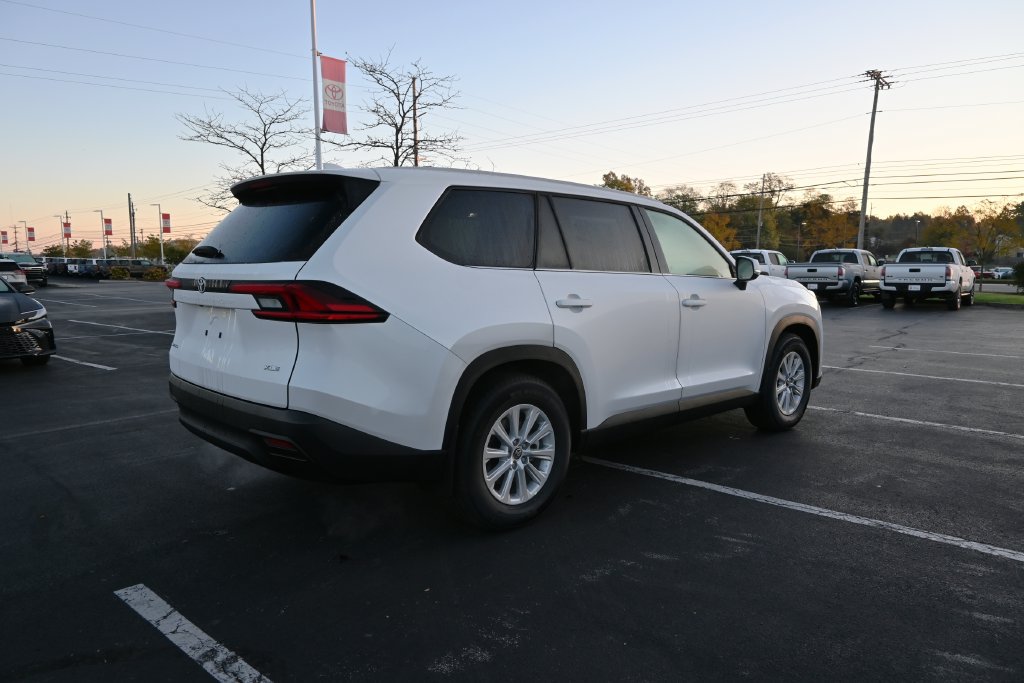 New 2026 Toyota Grand Highlander AWD Hybrid image 10