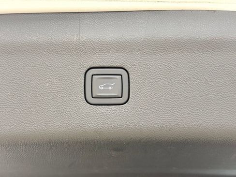 Used 2024 Buick Enclave Avenir AWD/4WD image 37