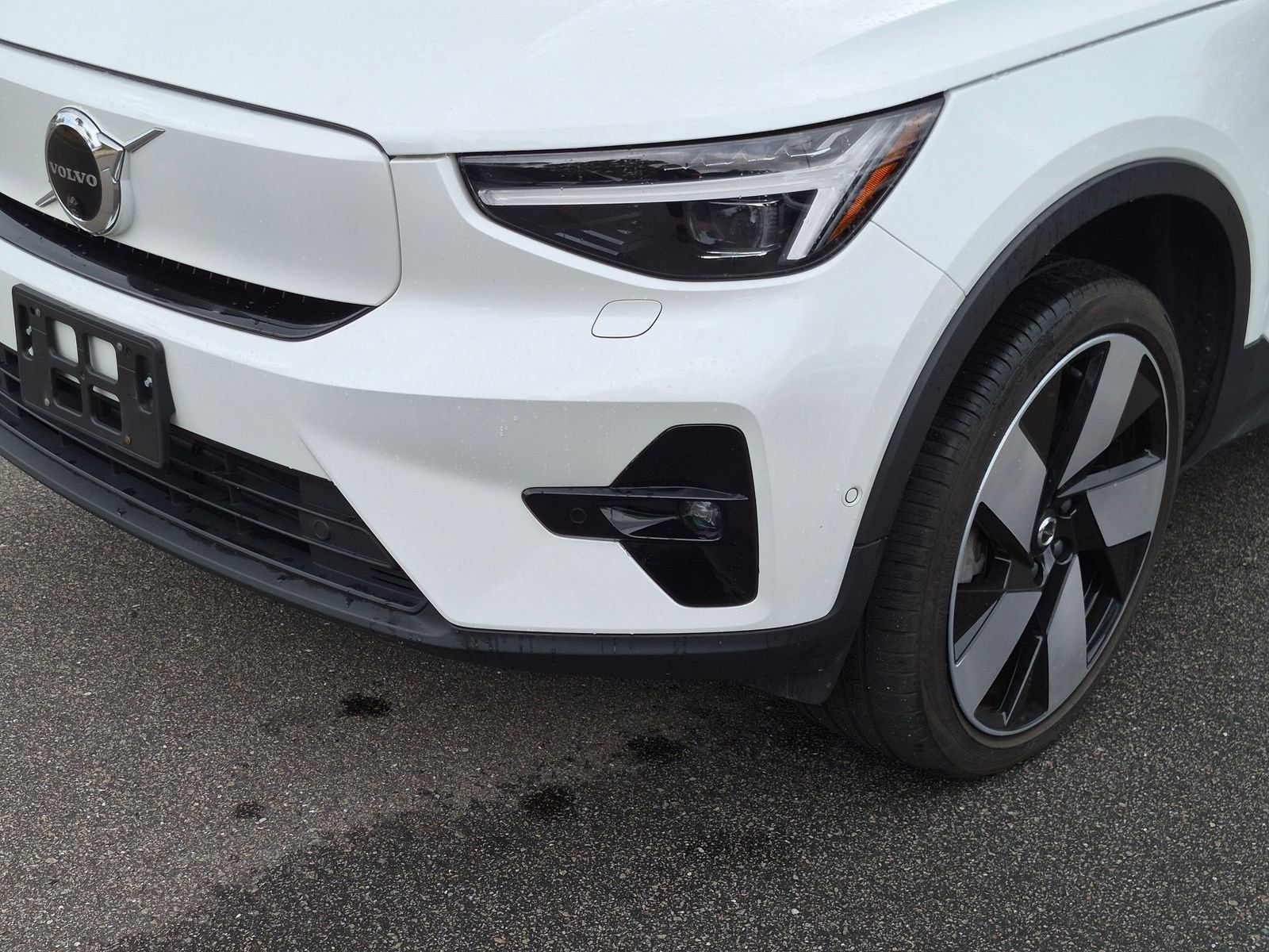 Used 2023 Volvo C40 P8 Recharge Ultimate w/ Protection Package Premier AWD/4WD image 9