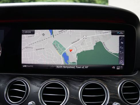 Used 2020 Mercedes-Benz E 350 Sedan image 21