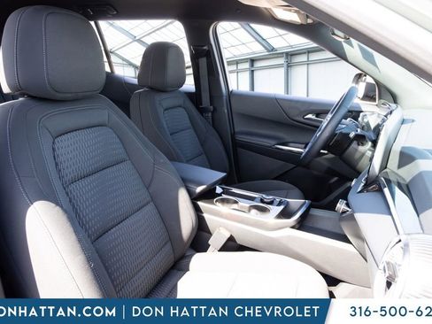 New 2026 Chevrolet Equinox LT w/ Midnight Edition FWD image 17