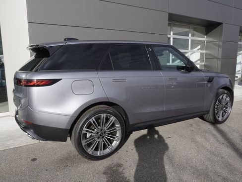 New 2025 Land Rover Range Rover Sport SE image 4