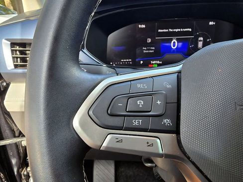 Certified 2024 Volkswagen Taos SE FWD image 26