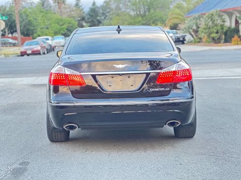 Used 2011 Hyundai Genesis 4.6 RWD image 8