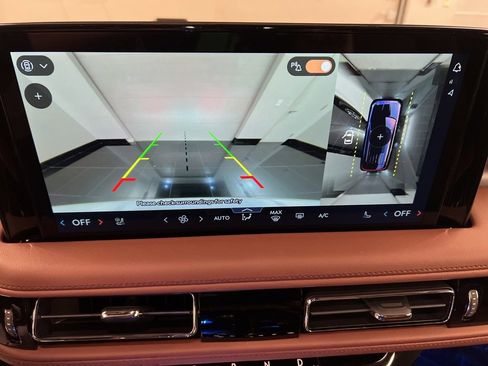 Used 2025 Lincoln Aviator Reserve image 13