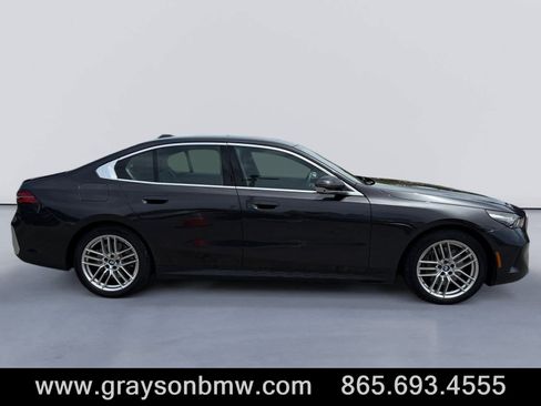Used 2025 BMW 540i xDrive AWD/4WD image 2