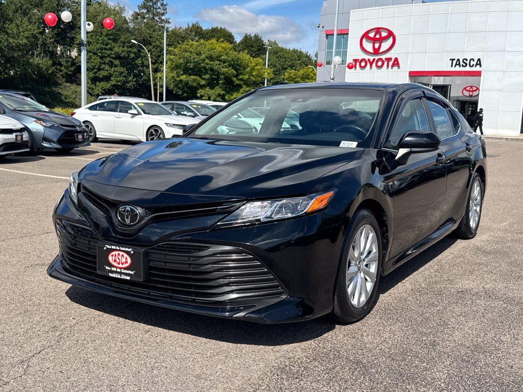 Used 2019 Toyota Camry LE FWD image 3