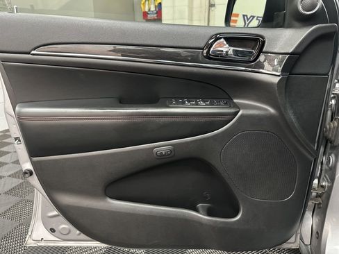 Used 2019 Jeep Grand Cherokee Trailhawk image 19