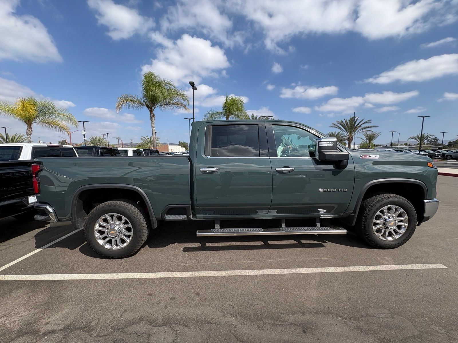 Used 2025 Chevrolet Silverado 2500 LTZ w/ LTZ Plus Package AWD/4WD image 5
