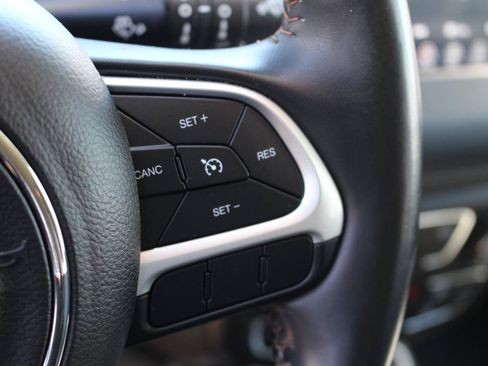 Used 2020 Jeep Compass Latitude w/ Popular Equipment Group AWD/4WD image 19