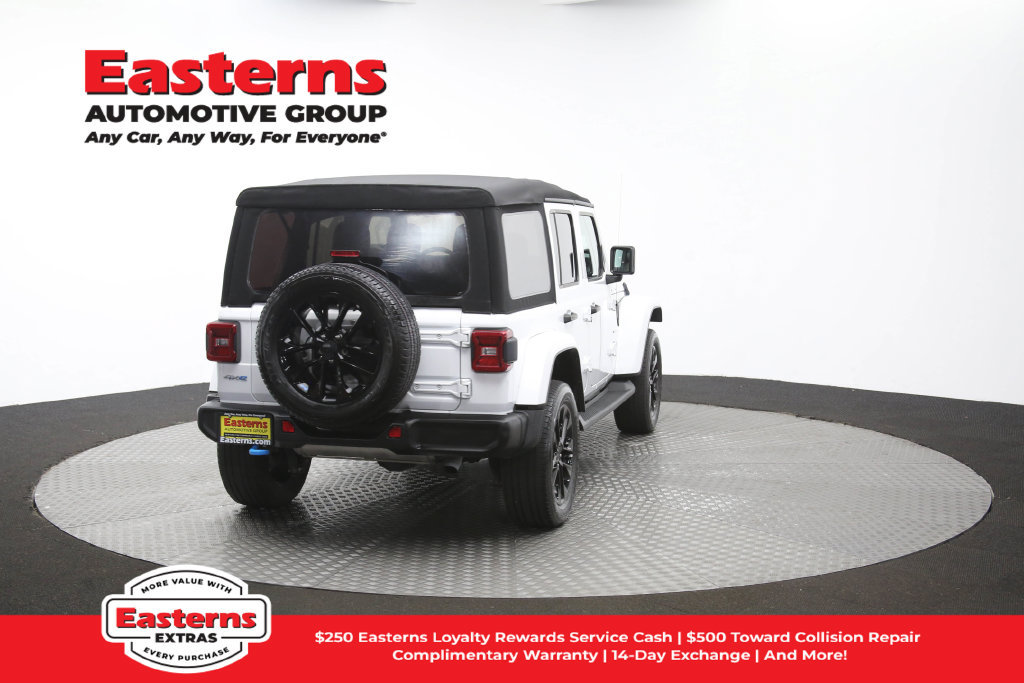 Used 2022 Jeep Wrangler Unlimited Sahara w/ Cold Weather Group AWD/4WD image 41