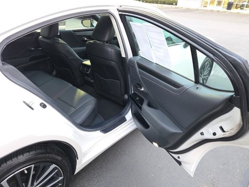 Certified 2024 Lexus ES 350 w/ Premium Package image 17