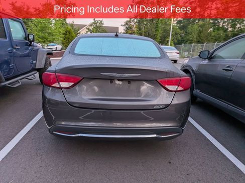 Used 2017 Chrysler 200 Limited Platinum w/ Comfort & Convenience Group FWD image 5