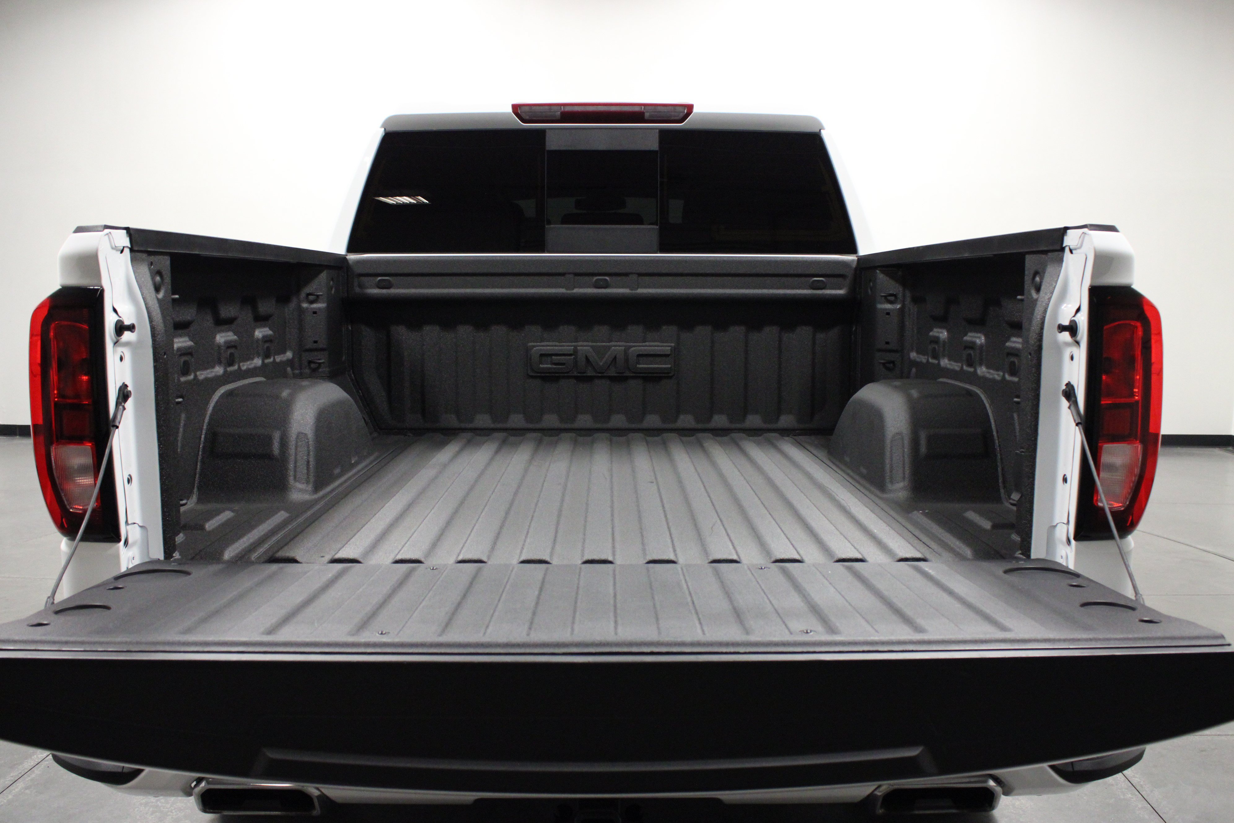 Used 2026 GMC Sierra 1500 Elevation w/ Elevation Premium Package AWD/4WD image 14