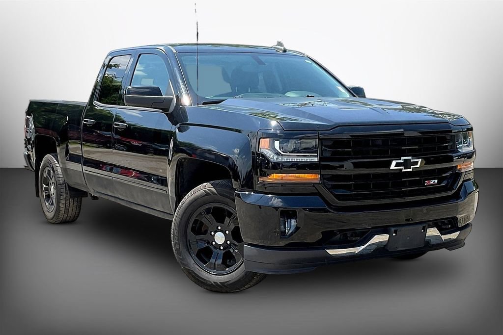 Used 2017 Chevrolet Silverado 1500 LT w/ All Star Edition AWD/4WD image 3