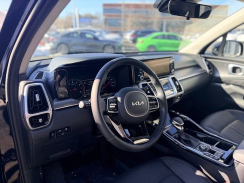 Used 2022 Kia Sorento SX image 12
