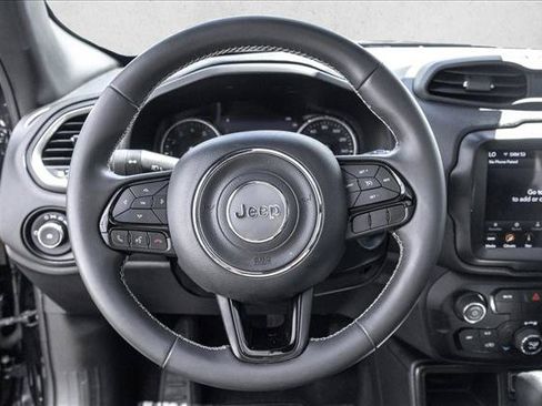 Used 2021 Jeep Renegade Latitude w/ Sun & Sound Group FWD image 11