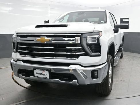 Used 2024 Chevrolet Silverado 2500 LTZ AWD/4WD image 8