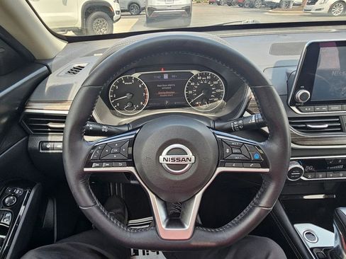 Used 2020 Nissan Altima 2.5 SL FWD image 17
