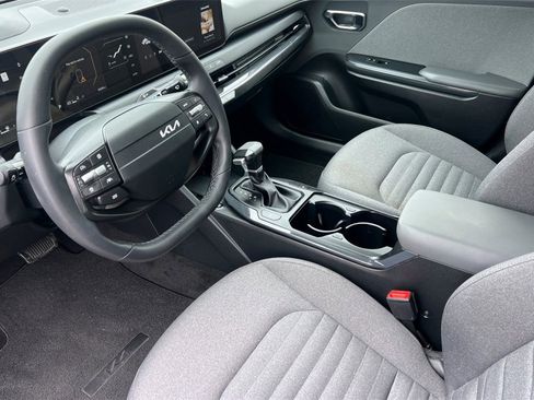 Used 2025 Kia K4 EX image 12
