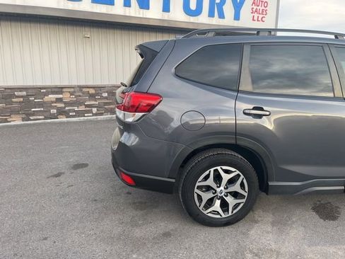 Used 2022 Subaru Forester Premium image 13