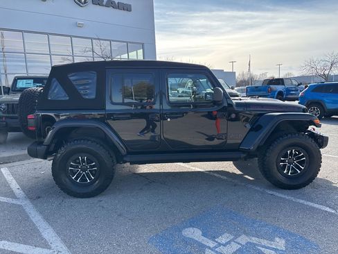Used 2024 Jeep Wrangler Unlimited Rubicon image 35