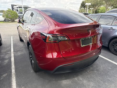 Used 2024 Tesla Model Y Long Range AWD/4WD image 3