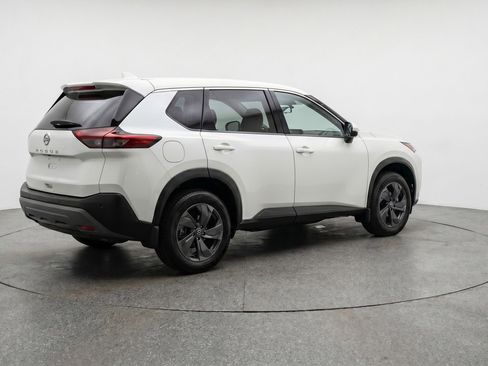 Used 2025 Nissan Rogue SV AWD/4WD image 9